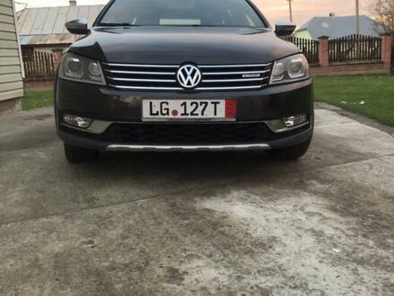 Коричневый Фольксваген Пассат Альтрак, объемом двигателя 2 л и пробегом 215 тыс. км за 16000 $, фото 1 на Automoto.ua