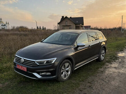 Коричневый Фольксваген Пассат Альтрак, объемом двигателя 2 л и пробегом 284 тыс. км за 16800 $, фото 1 на Automoto.ua