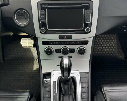 Красный Фольксваген Пассат Альтрак, объемом двигателя 1.97 л и пробегом 289 тыс. км за 11900 $, фото 10 на Automoto.ua