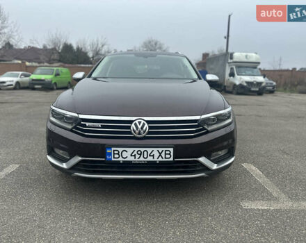 Червоний Фольксваген Пассат Альтрак, об'ємом двигуна 2 л та пробігом 227 тис. км за 19700 $, фото 1 на Automoto.ua