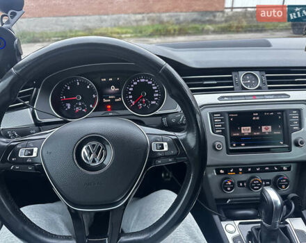 Червоний Фольксваген Пассат Альтрак, об'ємом двигуна 2 л та пробігом 227 тис. км за 19700 $, фото 11 на Automoto.ua