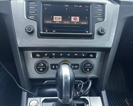 Червоний Фольксваген Пассат Альтрак, об'ємом двигуна 2 л та пробігом 227 тис. км за 19700 $, фото 10 на Automoto.ua