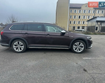 Червоний Фольксваген Пассат Альтрак, об'ємом двигуна 2 л та пробігом 227 тис. км за 19700 $, фото 5 на Automoto.ua