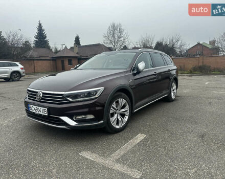 Червоний Фольксваген Пассат Альтрак, об'ємом двигуна 2 л та пробігом 227 тис. км за 19700 $, фото 3 на Automoto.ua