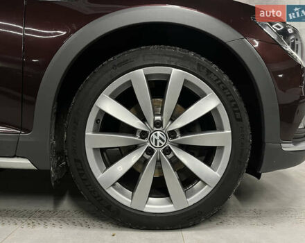 Красный Фольксваген Пассат Альтрак, объемом двигателя 1.97 л и пробегом 222 тыс. км за 25000 $, фото 5 на Automoto.ua