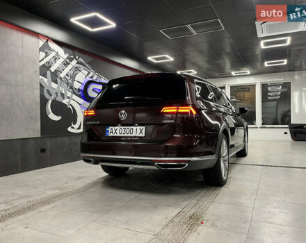 Красный Фольксваген Пассат Альтрак, объемом двигателя 1.97 л и пробегом 222 тыс. км за 25000 $, фото 2 на Automoto.ua