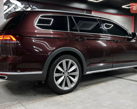 Красный Фольксваген Пассат Альтрак, объемом двигателя 1.97 л и пробегом 222 тыс. км за 25000 $, фото 12 на Automoto.ua