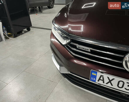 Красный Фольксваген Пассат Альтрак, объемом двигателя 1.97 л и пробегом 222 тыс. км за 25000 $, фото 6 на Automoto.ua