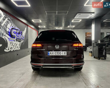 Красный Фольксваген Пассат Альтрак, объемом двигателя 1.97 л и пробегом 222 тыс. км за 25000 $, фото 8 на Automoto.ua