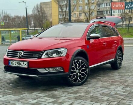 Красный Фольксваген Пассат Альтрак, объемом двигателя 2 л и пробегом 345 тыс. км за 15700 $, фото 1 на Automoto.ua
