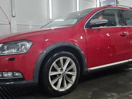 Червоний Фольксваген Пассат Альтрак, об'ємом двигуна 2 л та пробігом 295 тис. км за 12950 $, фото 1 на Automoto.ua
