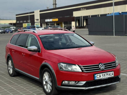 Фольксваген Пассат Альтрак 2014 у Черкасах на Automoto.ua Червоний Фольксваген Пассат Альтрак, об'ємом двигуна 1.97 л та пробігом 289 тис. км за 11900 $, фото 1 на Automoto.ua