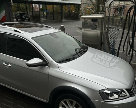 Серый Фольксваген Пассат Альтрак, объемом двигателя 2 л и пробегом 297 тыс. км за 12000 $, фото 3 на Automoto.ua