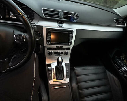 Сірий Фольксваген Пассат Альтрак, об'ємом двигуна 2 л та пробігом 294 тис. км за 12400 $, фото 15 на Automoto.ua