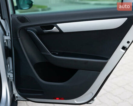 Серый Фольксваген Пассат Альтрак, объемом двигателя 2 л и пробегом 259 тыс. км за 13800 $, фото 71 на Automoto.ua