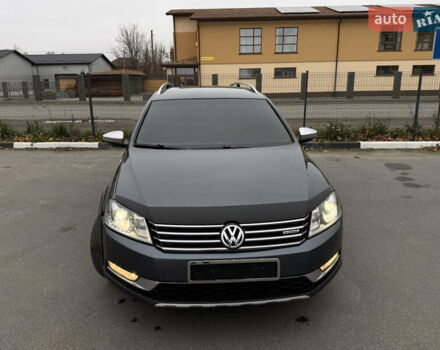 Серый Фольксваген Пассат Альтрак, объемом двигателя 2 л и пробегом 185 тыс. км за 12699 $, фото 4 на Automoto.ua