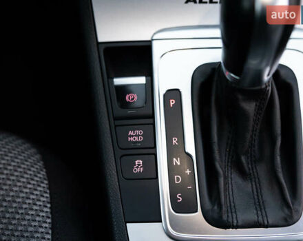 Серый Фольксваген Пассат Альтрак, объемом двигателя 2 л и пробегом 259 тыс. км за 13800 $, фото 58 на Automoto.ua