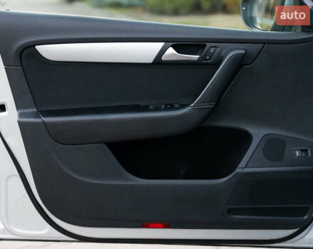 Серый Фольксваген Пассат Альтрак, объемом двигателя 2 л и пробегом 259 тыс. км за 13800 $, фото 25 на Automoto.ua