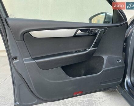 Серый Фольксваген Пассат Альтрак, объемом двигателя 2 л и пробегом 251 тыс. км за 11900 $, фото 20 на Automoto.ua