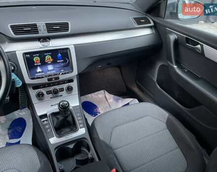 Серый Фольксваген Пассат Альтрак, объемом двигателя 2 л и пробегом 207 тыс. км за 14500 $, фото 13 на Automoto.ua