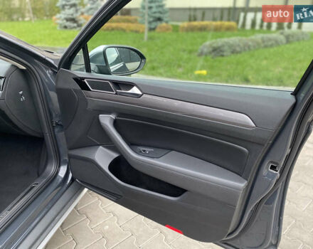 Сірий Фольксваген Пассат Альтрак, об'ємом двигуна 2 л та пробігом 266 тис. км за 16800 $, фото 44 на Automoto.ua