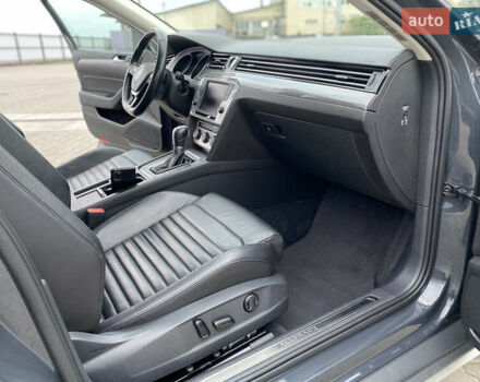 Сірий Фольксваген Пассат Альтрак, об'ємом двигуна 2 л та пробігом 266 тис. км за 16800 $, фото 3 на Automoto.ua