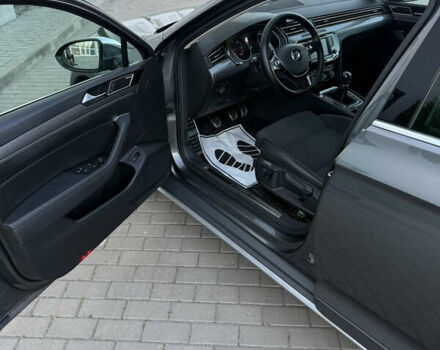 Сірий Фольксваген Пассат Альтрак, об'ємом двигуна 2 л та пробігом 270 тис. км за 16999 $, фото 25 на Automoto.ua