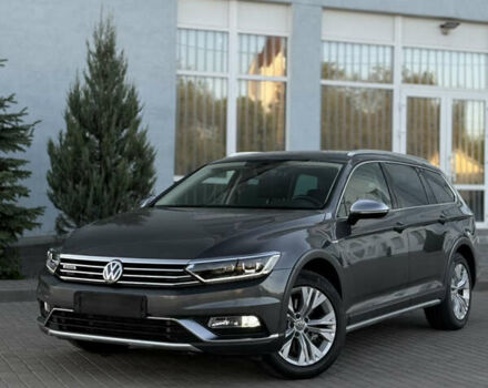 Сірий Фольксваген Пассат Альтрак, об'ємом двигуна 2 л та пробігом 270 тис. км за 16999 $, фото 1 на Automoto.ua