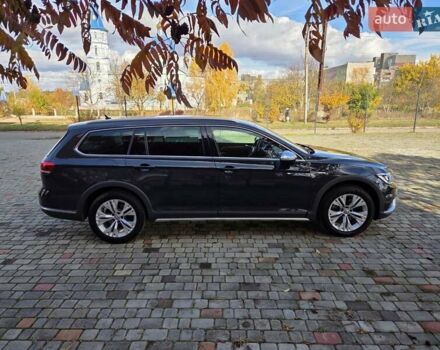 Серый Фольксваген Пассат Альтрак, объемом двигателя 2 л и пробегом 282 тыс. км за 17300 $, фото 2 на Automoto.ua