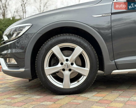 Серый Фольксваген Пассат Альтрак, объемом двигателя 2 л и пробегом 160 тыс. км за 23000 $, фото 51 на Automoto.ua