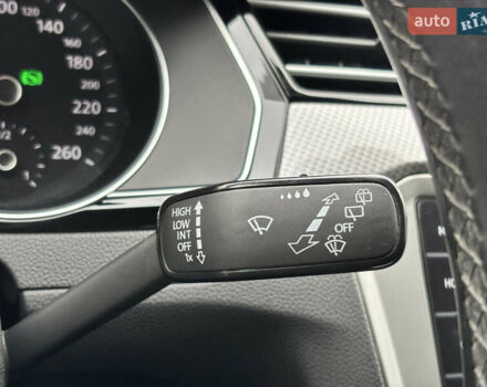 Серый Фольксваген Пассат Альтрак, объемом двигателя 2 л и пробегом 160 тыс. км за 23000 $, фото 40 на Automoto.ua