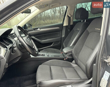 Серый Фольксваген Пассат Альтрак, объемом двигателя 2 л и пробегом 160 тыс. км за 23000 $, фото 20 на Automoto.ua