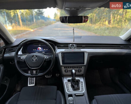 Серый Фольксваген Пассат Альтрак, объемом двигателя 2 л и пробегом 198 тыс. км за 22500 $, фото 16 на Automoto.ua