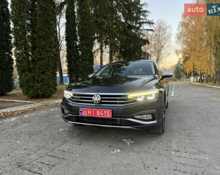 Серый Фольксваген Пассат Альтрак, объемом двигателя 2 л и пробегом 215 тыс. км за 23500 $, фото 2 на Automoto.ua