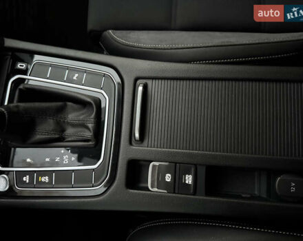 Серый Фольксваген Пассат Альтрак, объемом двигателя 2 л и пробегом 215 тыс. км за 23500 $, фото 52 на Automoto.ua