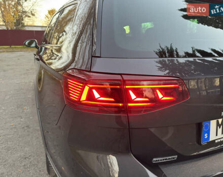 Серый Фольксваген Пассат Альтрак, объемом двигателя 2 л и пробегом 215 тыс. км за 23500 $, фото 21 на Automoto.ua