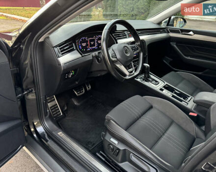 Серый Фольксваген Пассат Альтрак, объемом двигателя 2 л и пробегом 215 тыс. км за 23500 $, фото 34 на Automoto.ua