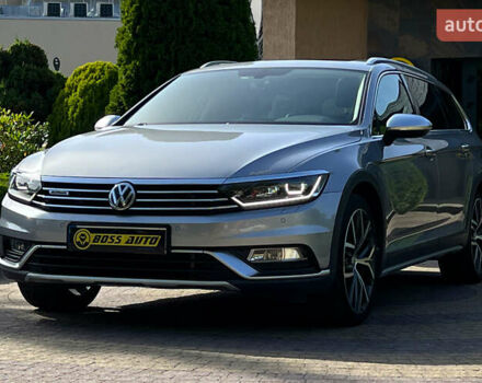 Серый Фольксваген Пассат Альтрак, объемом двигателя 2 л и пробегом 196 тыс. км за 22999 $, фото 2 на Automoto.ua