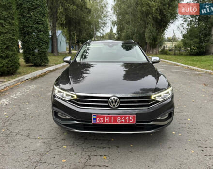 Серый Фольксваген Пассат Альтрак, объемом двигателя 2 л и пробегом 215 тыс. км за 23500 $, фото 2 на Automoto.ua