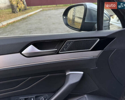 Серый Фольксваген Пассат Альтрак, объемом двигателя 2 л и пробегом 215 тыс. км за 23500 $, фото 30 на Automoto.ua