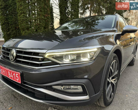 Серый Фольксваген Пассат Альтрак, объемом двигателя 2 л и пробегом 215 тыс. км за 23500 $, фото 15 на Automoto.ua