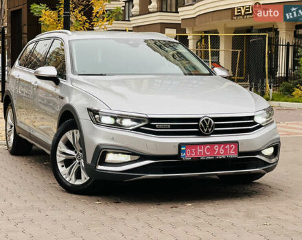 Серый Фольксваген Пассат Альтрак, объемом двигателя 2 л и пробегом 177 тыс. км за 24900 $, фото 4 на Automoto.ua