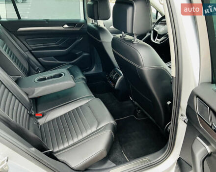 Серый Фольксваген Пассат Альтрак, объемом двигателя 2 л и пробегом 177 тыс. км за 24900 $, фото 53 на Automoto.ua