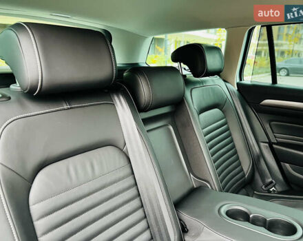 Серый Фольксваген Пассат Альтрак, объемом двигателя 2 л и пробегом 177 тыс. км за 24900 $, фото 56 на Automoto.ua