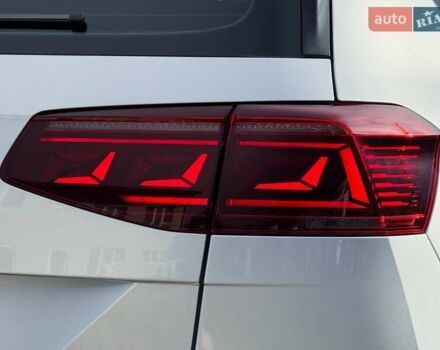 Сірий Фольксваген Пассат Альтрак, об'ємом двигуна 2 л та пробігом 177 тис. км за 28499 $, фото 23 на Automoto.ua