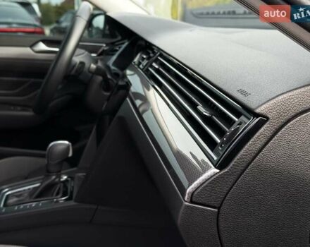 Сірий Фольксваген Пассат Альтрак, об'ємом двигуна 2 л та пробігом 177 тис. км за 28499 $, фото 81 на Automoto.ua