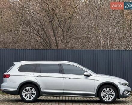 Серый Фольксваген Пассат Альтрак, объемом двигателя 2 л и пробегом 140 тыс. км за 25999 $, фото 2 на Automoto.ua