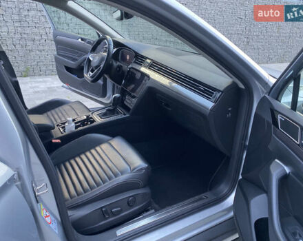 Сірий Фольксваген Пассат Альтрак, об'ємом двигуна 2 л та пробігом 240 тис. км за 25550 $, фото 43 на Automoto.ua