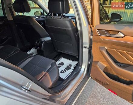 Серый Фольксваген Пассат Альтрак, объемом двигателя 2 л и пробегом 155 тыс. км за 29450 $, фото 80 на Automoto.ua