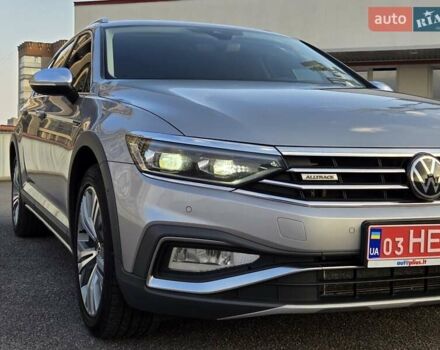 Серый Фольксваген Пассат Альтрак, объемом двигателя 2 л и пробегом 155 тыс. км за 29450 $, фото 1 на Automoto.ua